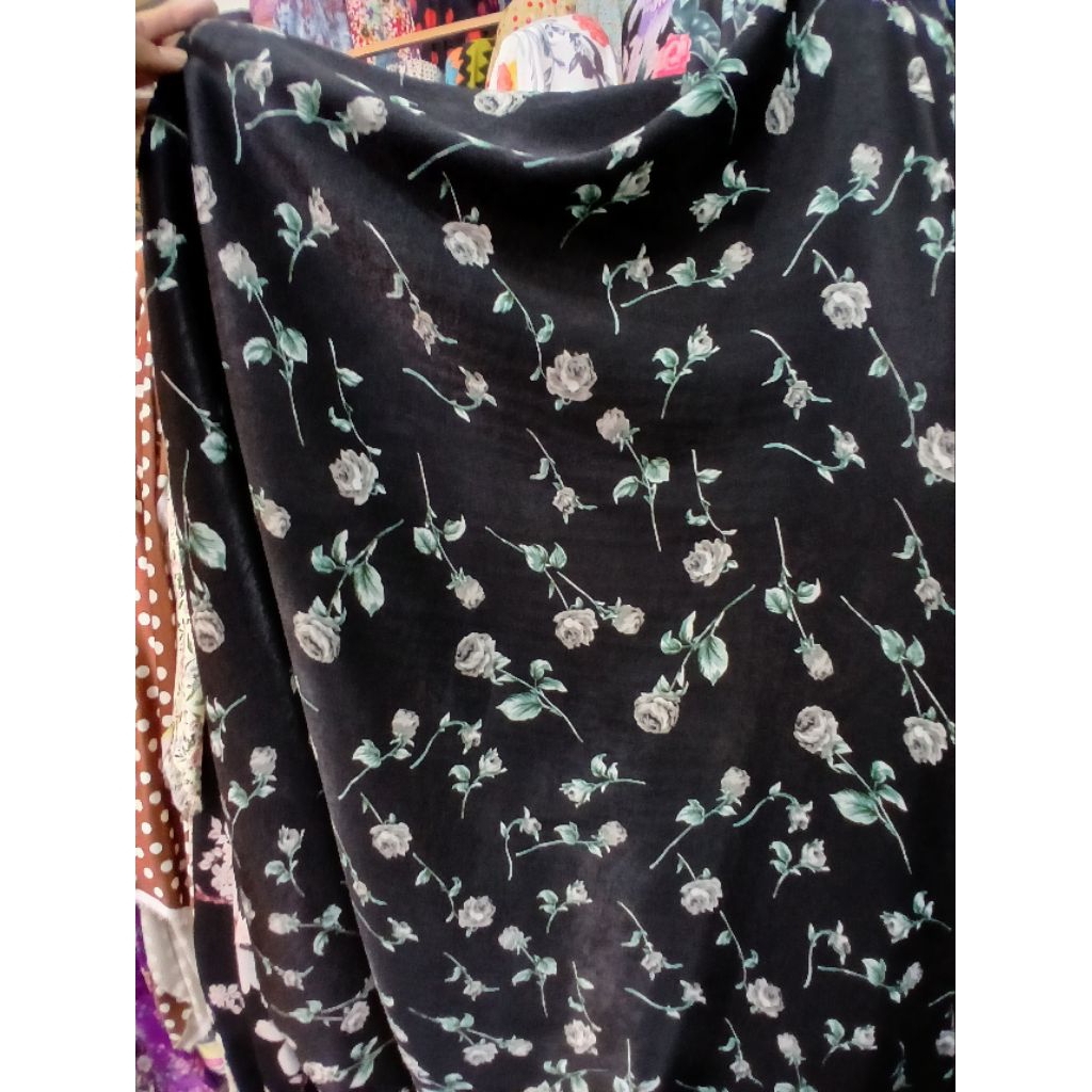Kain/Bahan satin silk motif//Bahan maxmara silk motif kembang//Kain silk meteran motif(silk17)