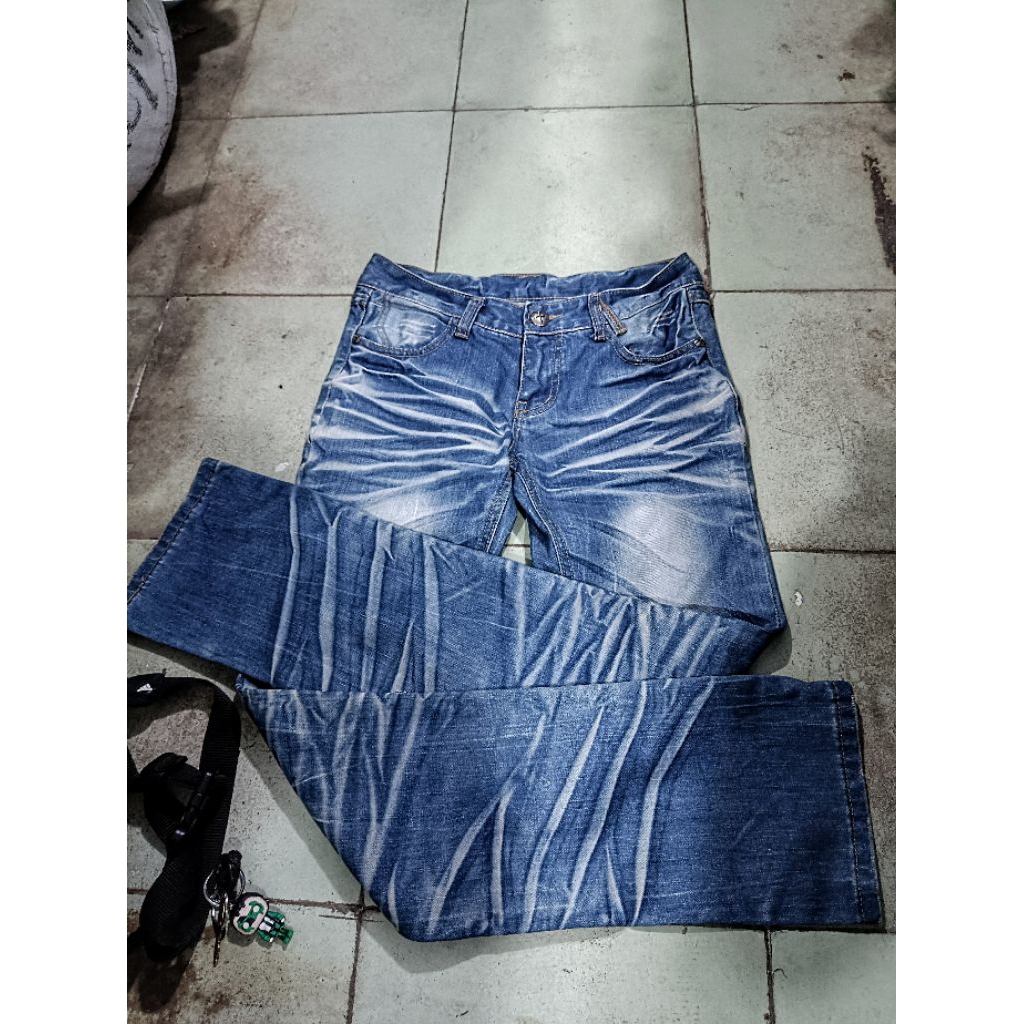 Celana Jeans Fading