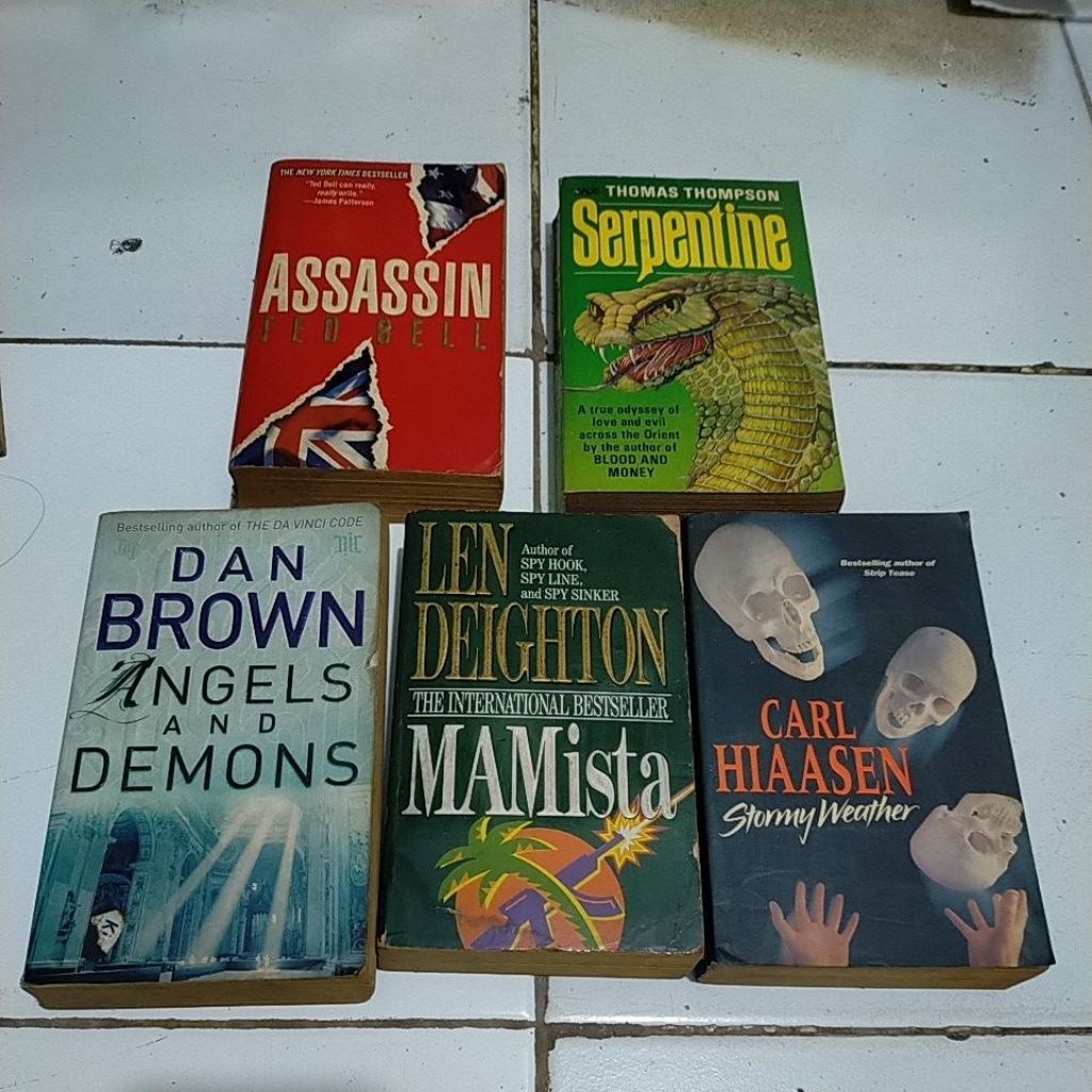 Novel import Assassin - Ted Bell. Serpentine - Thomas Thompson. Angels and Demons - Dan Brown. Mamis