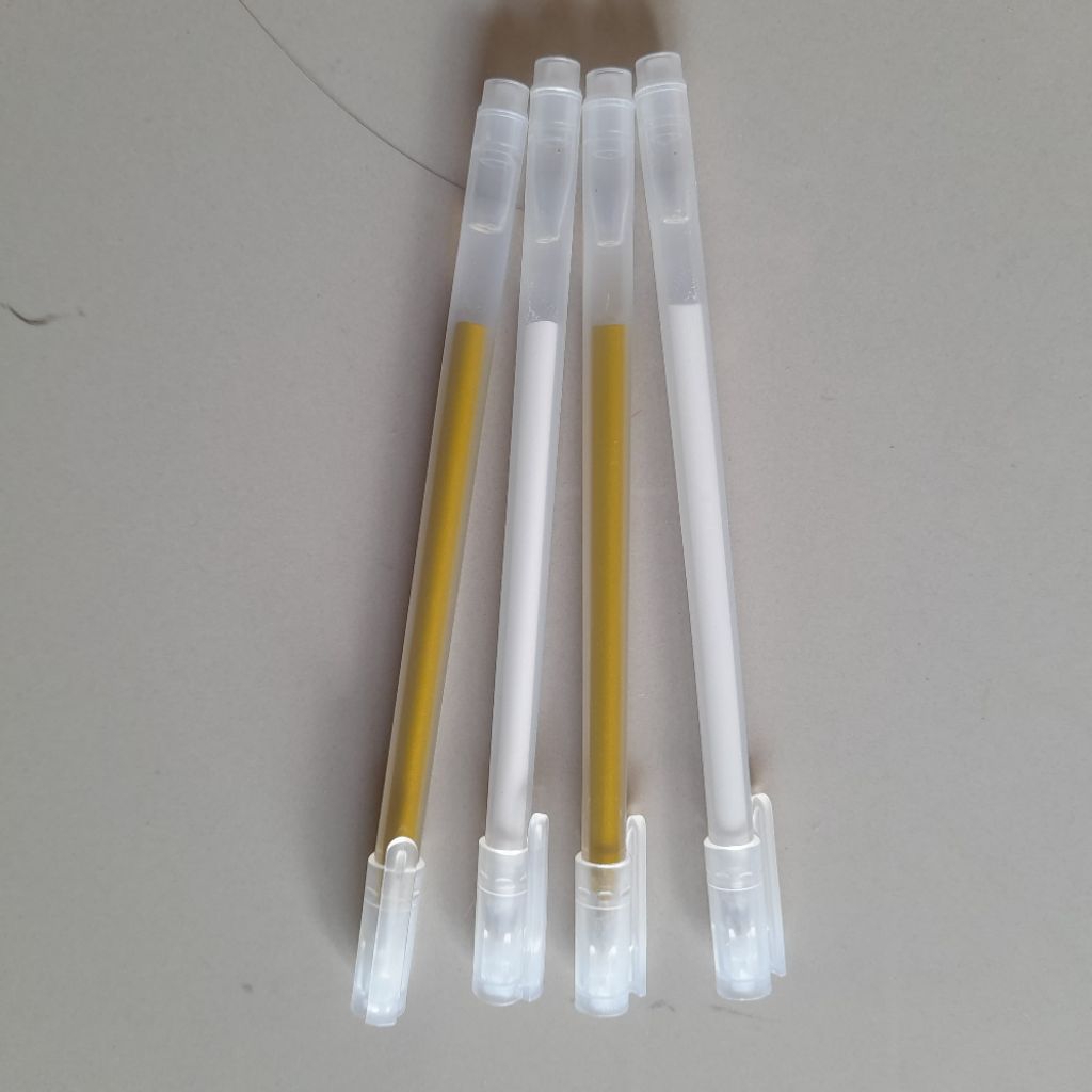 

PENA GLITTER METALIK 0.9MM PILPEN WARNA GOLD AMD WHITE