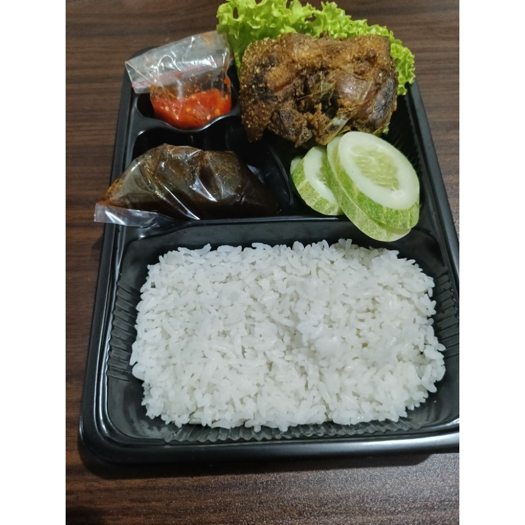 

Bebek Goreng / Ayam Bakar Sambal Bumbu Hitam