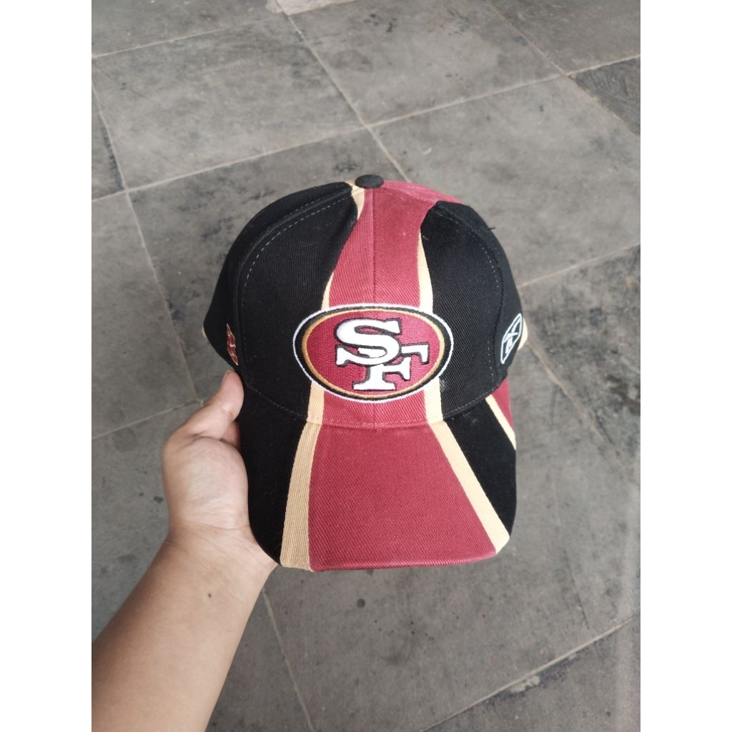 Topi SF NFL