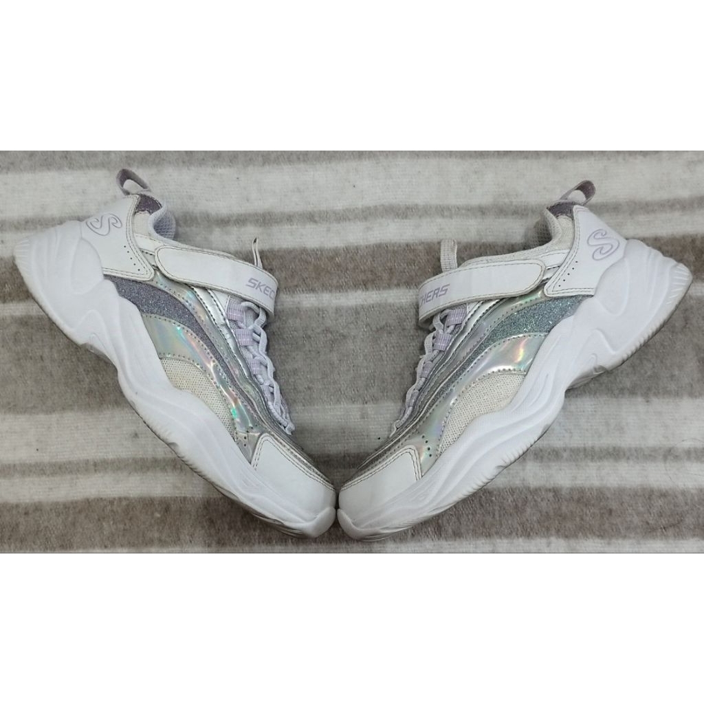 Sepatu Anak Perempuan Skechers (Preloved)