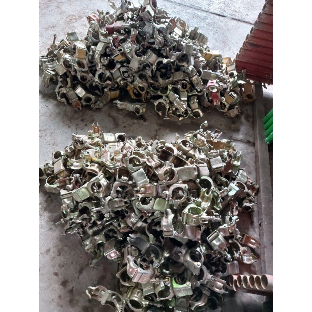 Clamp Klem bekas Fixed/Mati Scaffolding dan Pipa Uk.1,5 dim.