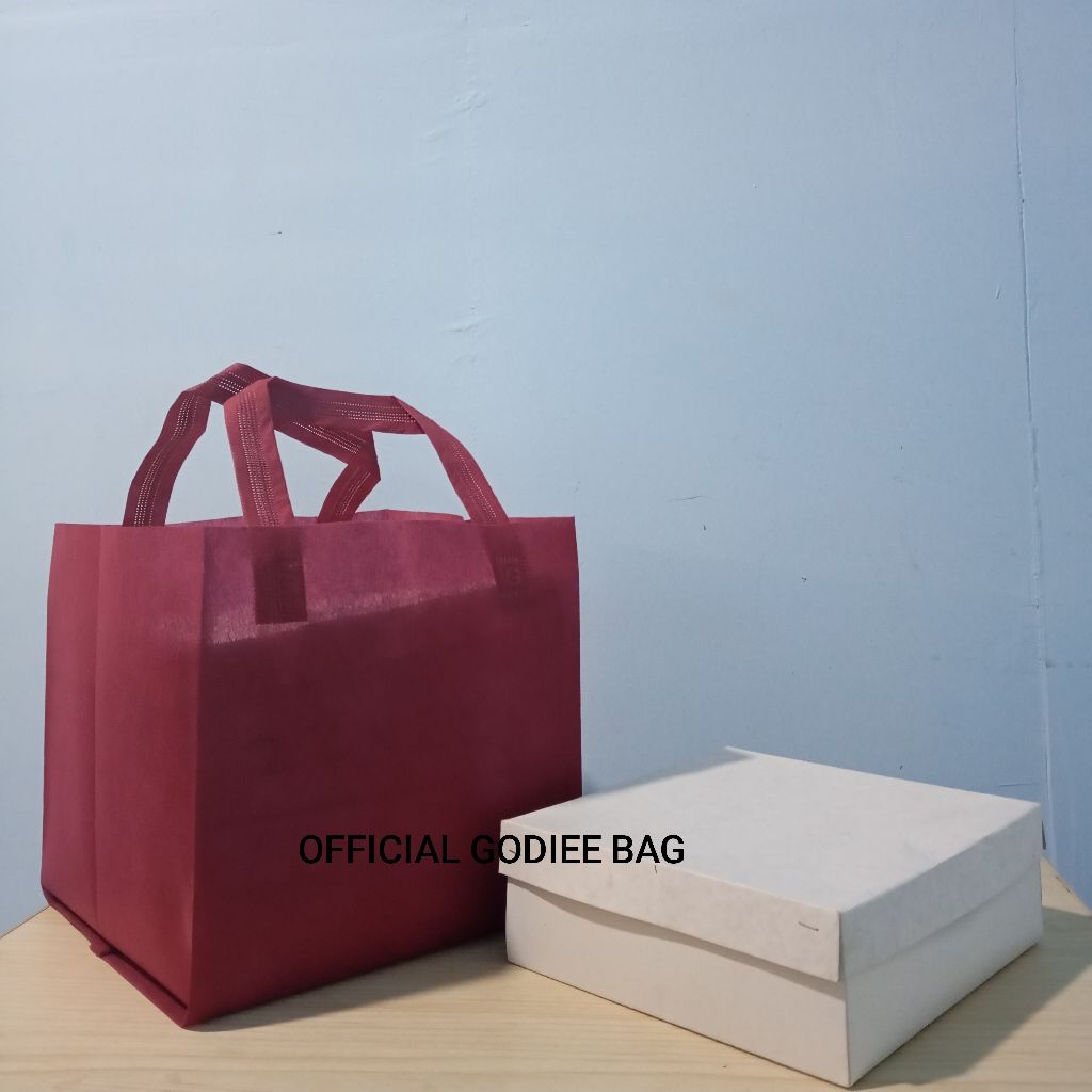 

tas Box nasi UK 22x22 isi 120pcs
