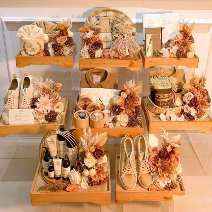 

Kotak Hantaran Berkaki Rustic Custom Baki Seserahan Custom Ukuran