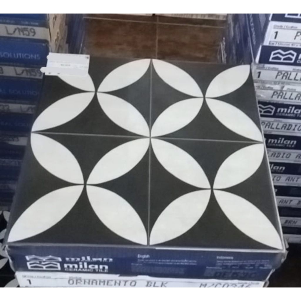 keramik lantai kamar mandi kamar tidur dapur teras garasi rumah MILAN 40x40 ORNAMENTO BLACK model ba