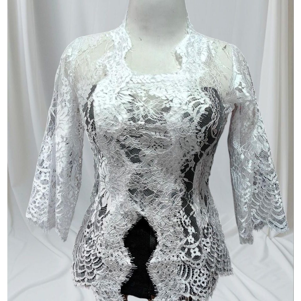 Kebaya Brokat Metalik Putih, Model Bed/Kutu Baru, Atasan Wanita, Adat Bali