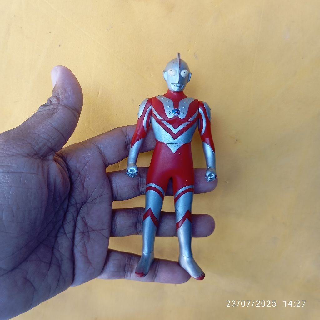 action figure ultraman UHS bandai second