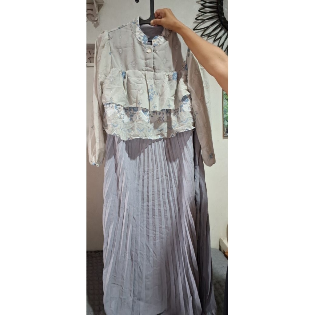 Dress Gamis Kondangan Mewah  Rample Abu-abu Model Kekinian