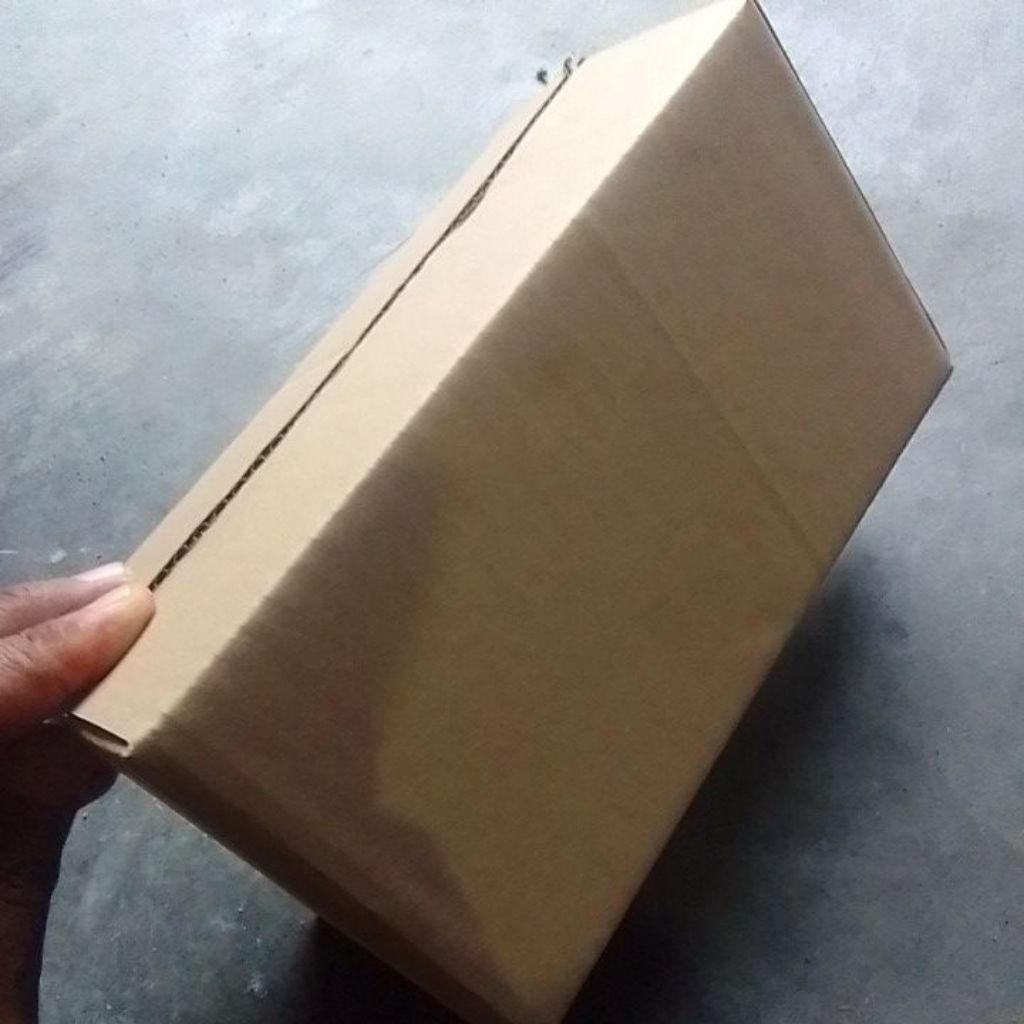 

kardus stewarty size 7-8 ganteng