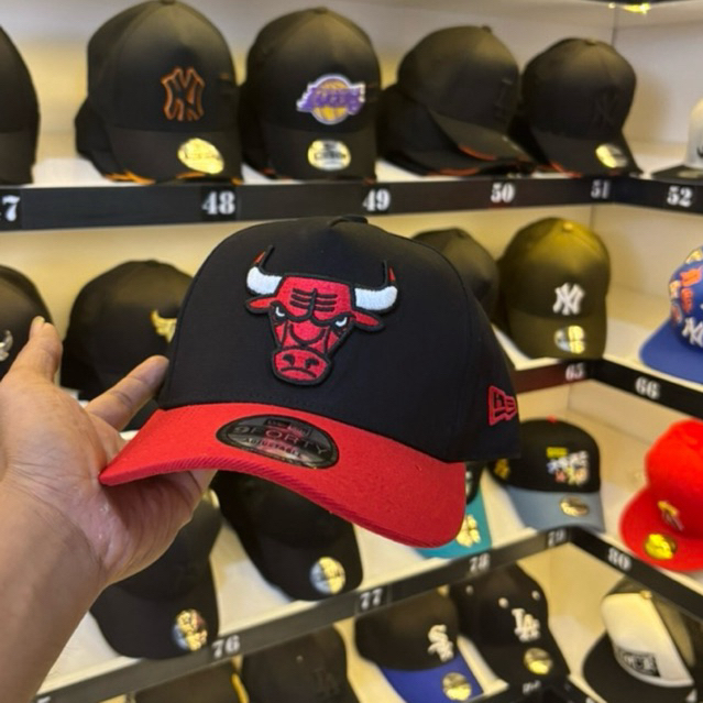 TOPI PRIA/TOPI BASEBALL BANTENG HITAM MERAH