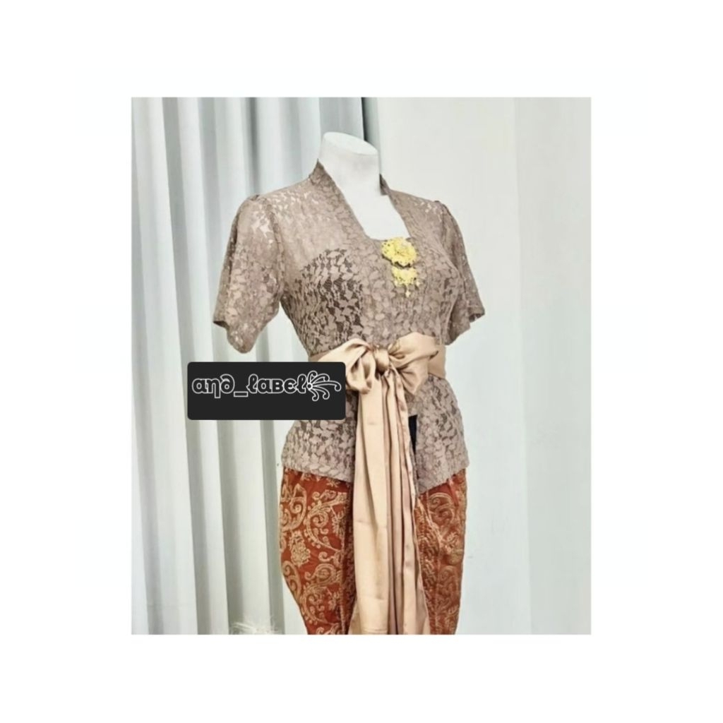 Kebaya Bali Lengan Pendek