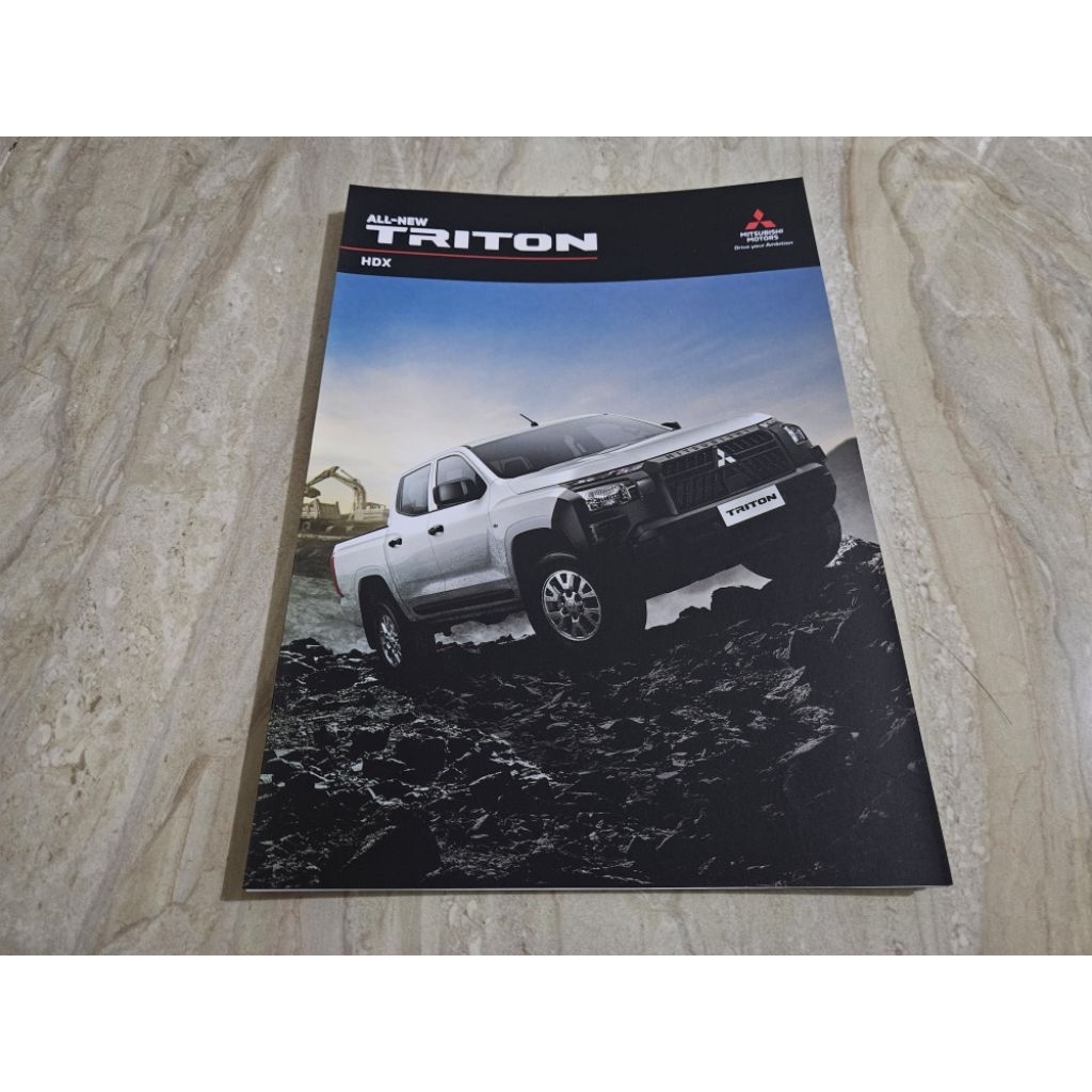 brosur katalog mobil mitsubishi triton hdx 2024 leaflet