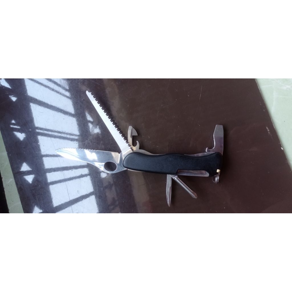 Victorinox trailmaster hitam bekas original