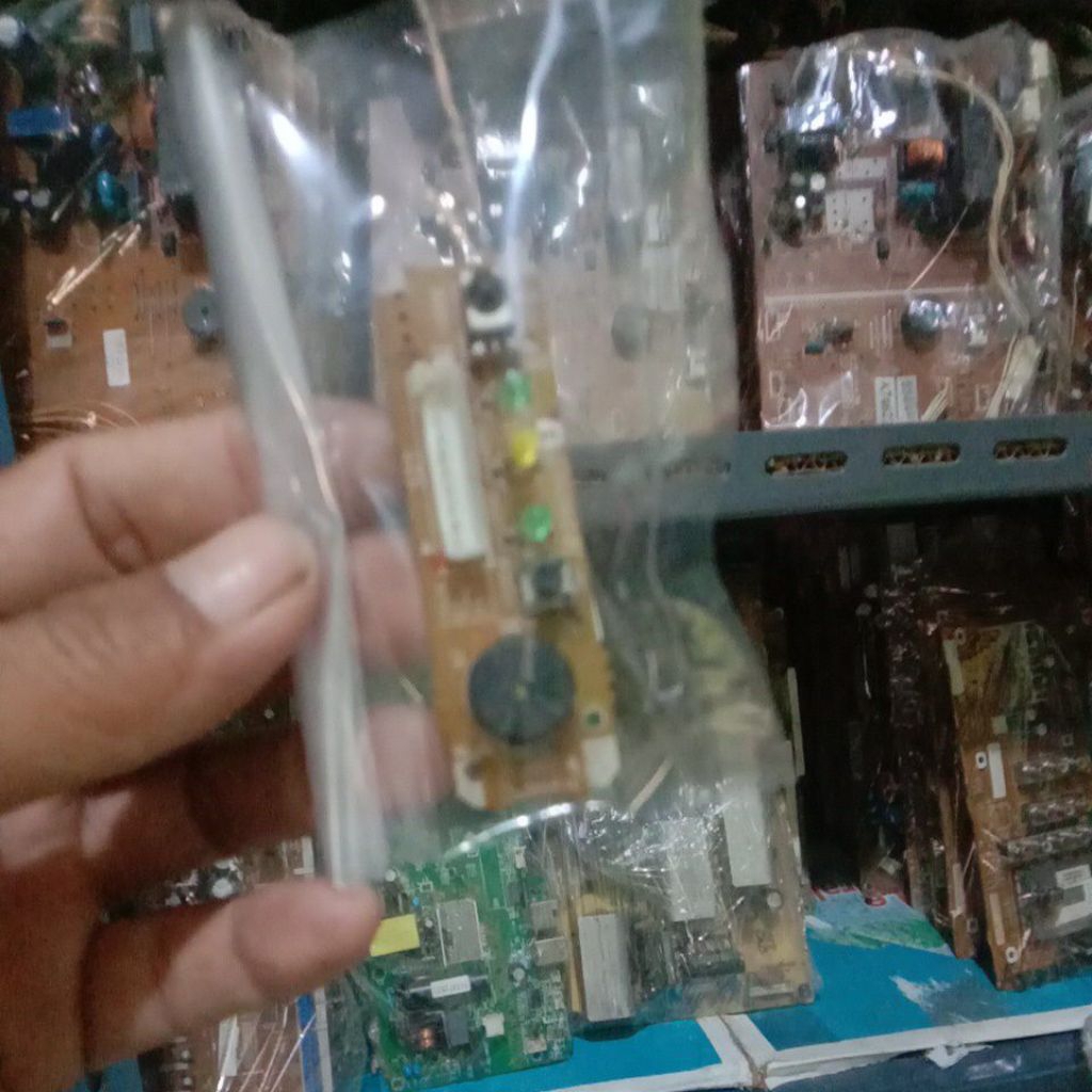 ir sensor display indoor AC merk Daikin model FTKC15PVM4