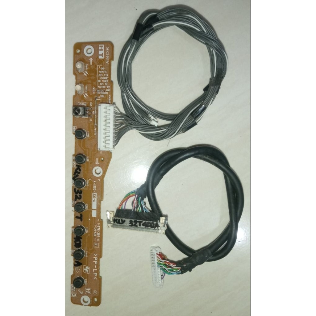 Tombol(Switch) dan Fleksibel TV Sony seri KLV-32T400A