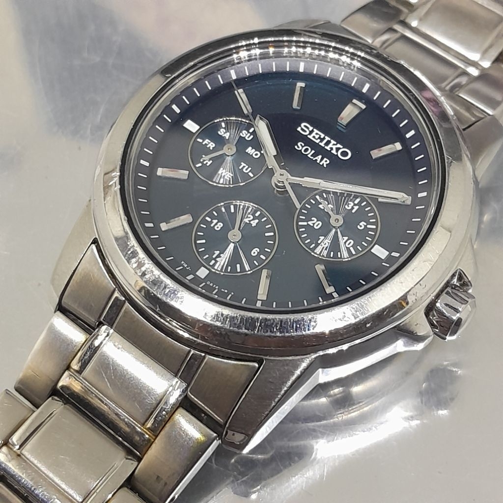 Jam tangan Seiko solar V14J 0AR0 blue dial