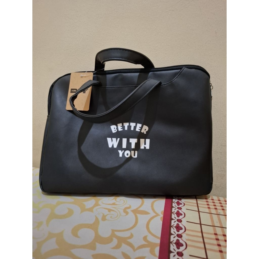 Tas laptop leather hitam  Mr. DIY