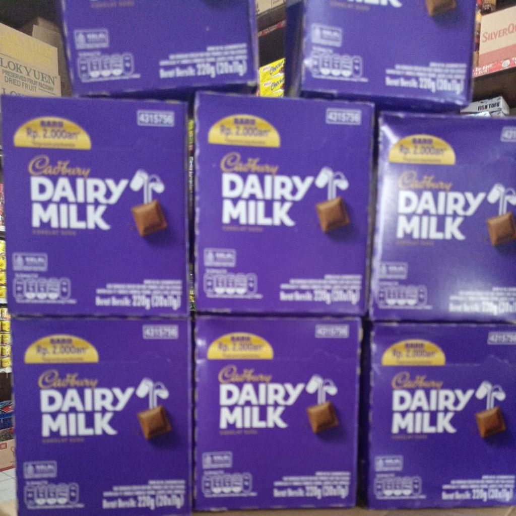 

Cadbury dairy milk coklat susu halal 11 gr
