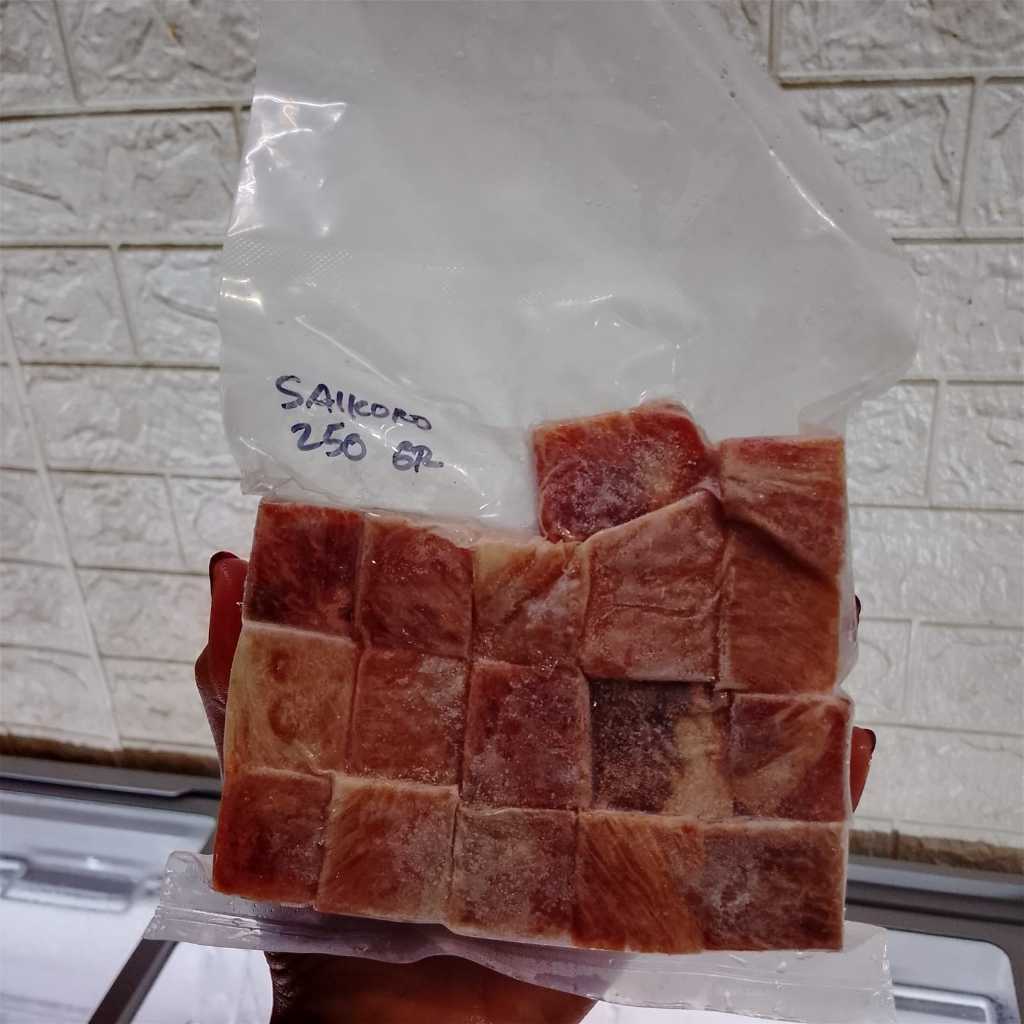 

Daging SAIKORO 250gr Meltique Cube - Daging Sapi Saikoro - Kheiza Frozen