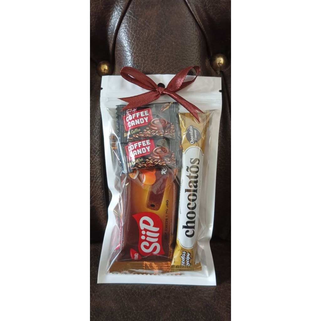 

MINI GIFT SNACK, UK 11X16 CM, HADIAH ULANG TAHUN, HADIAH LUCU, HAMPERS SNACK TEMA COKLAT