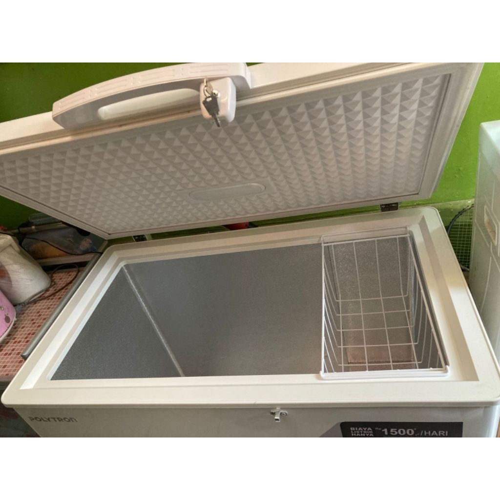 Freezer Polytron PCF 218 200LITER-BEKAS/SECOND PEMAKAIAN 6BULAN