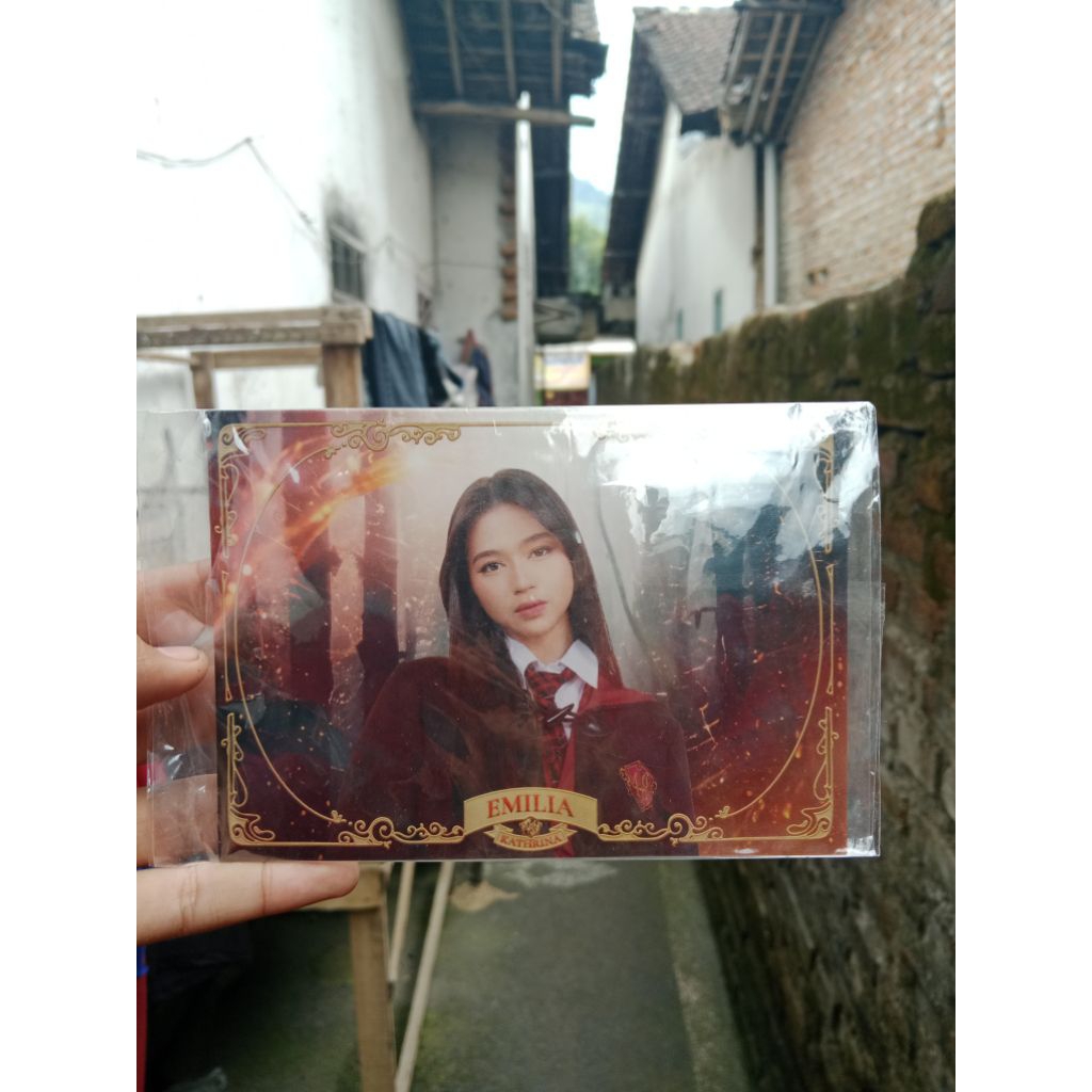 

postcard emilia/kathrina magic hour ofc