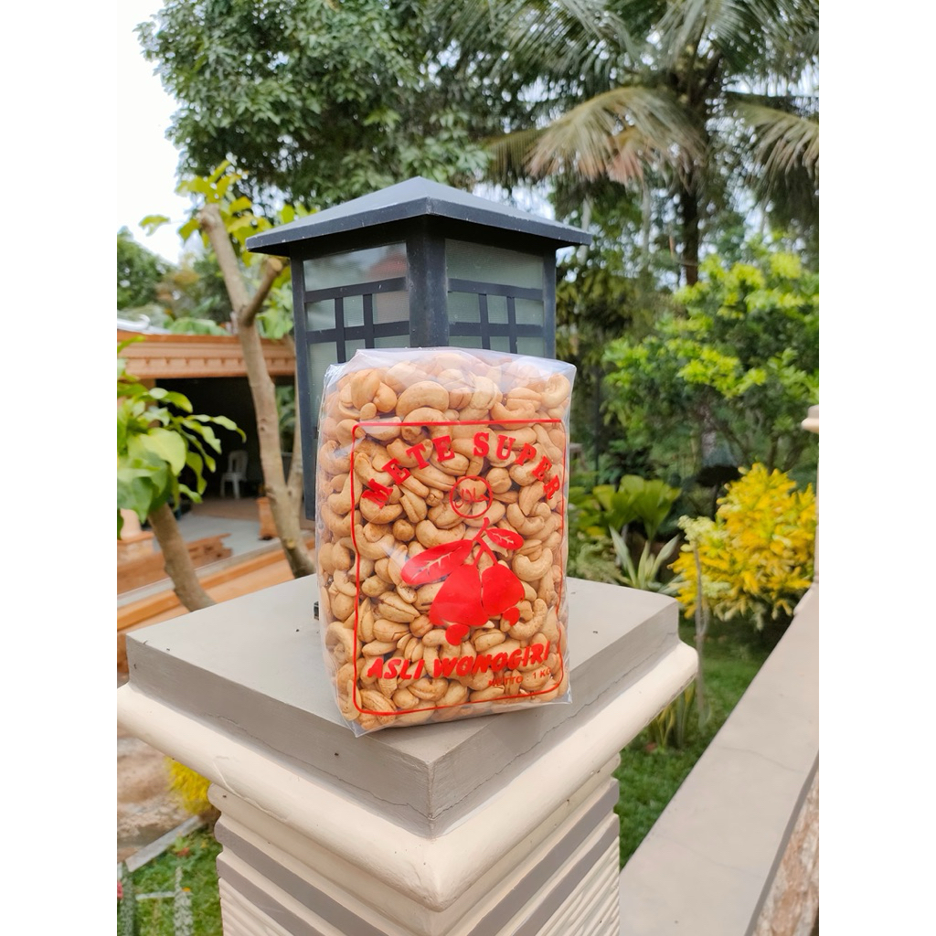 

KACANG METE MATANG ALL VARIAN RASA KEMASAN 1 KG ASLI WONOGIRI