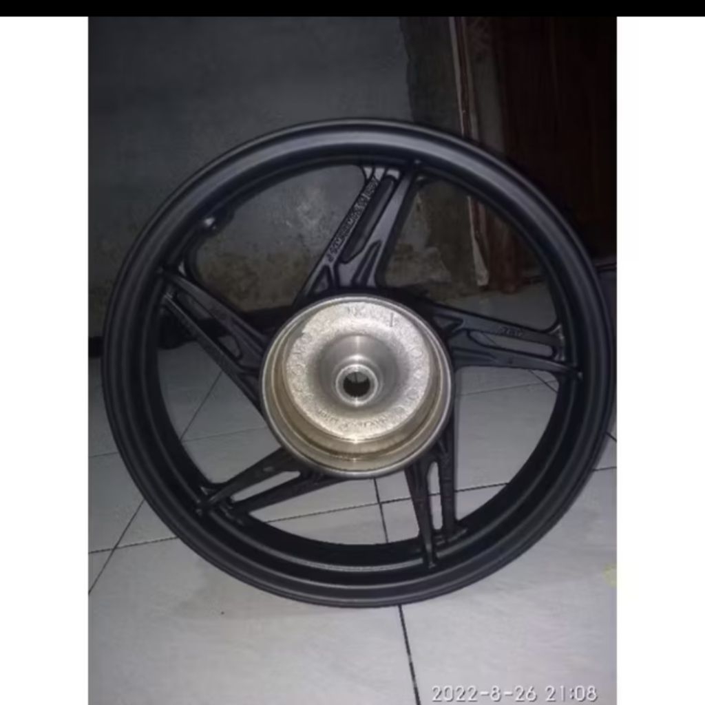 velg racing belakang beat new,beat fi esp,beat street.barang second lepasan motor original siap pake