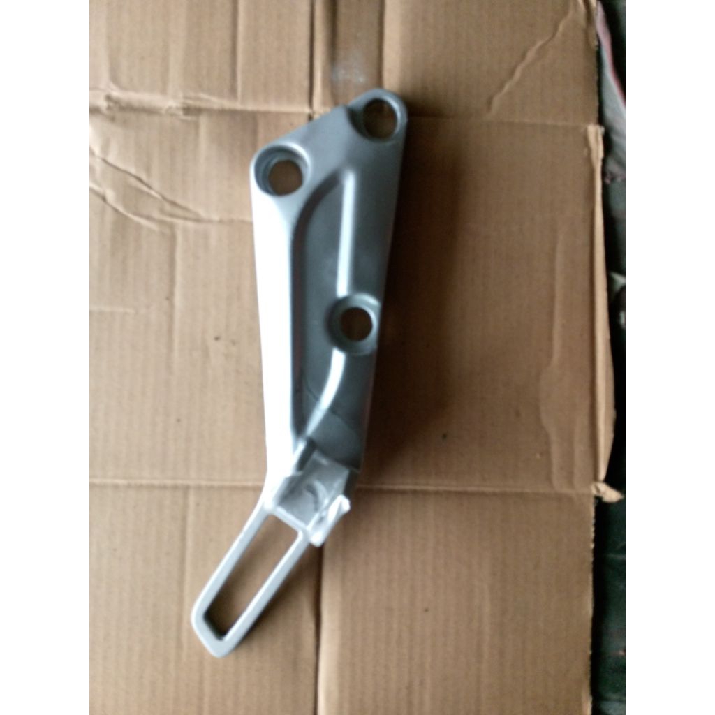 FOSTEP STEP BLAKANG HONDA SUPRA X LAMA KANAN ORIGINAL