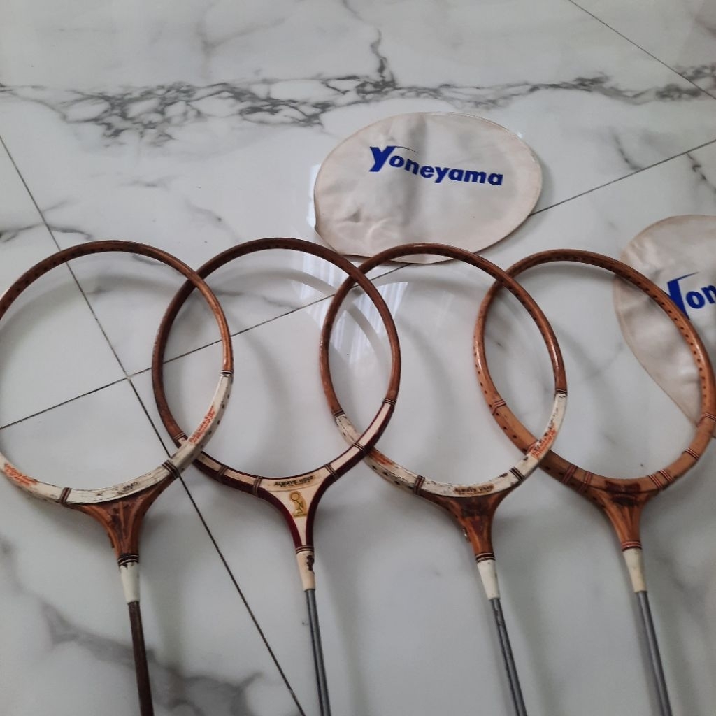 raket kayu yonex produksi pertama