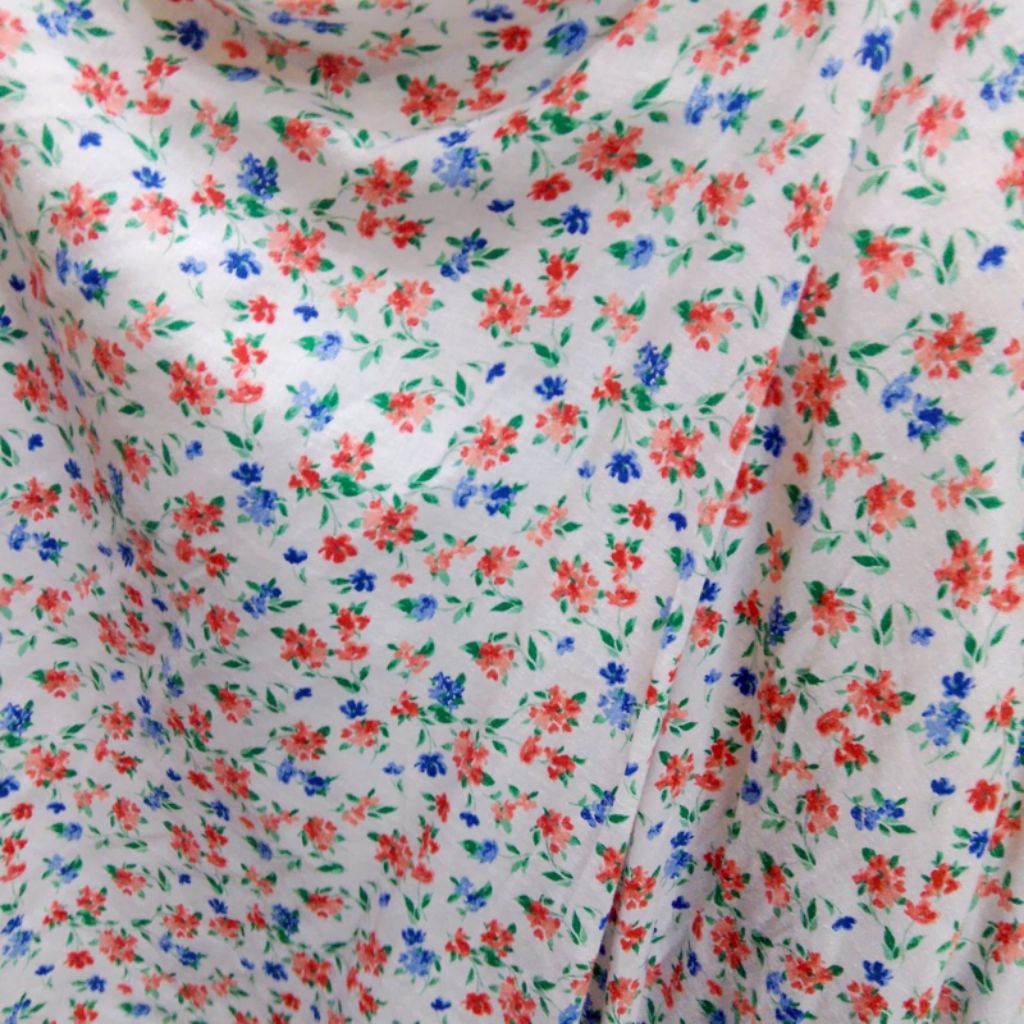 Kain Linen Motif Bunga Kecil Warna-Warni – Bahan Adem untuk Dress, Tunik (Harga Kain Per½ Meter)