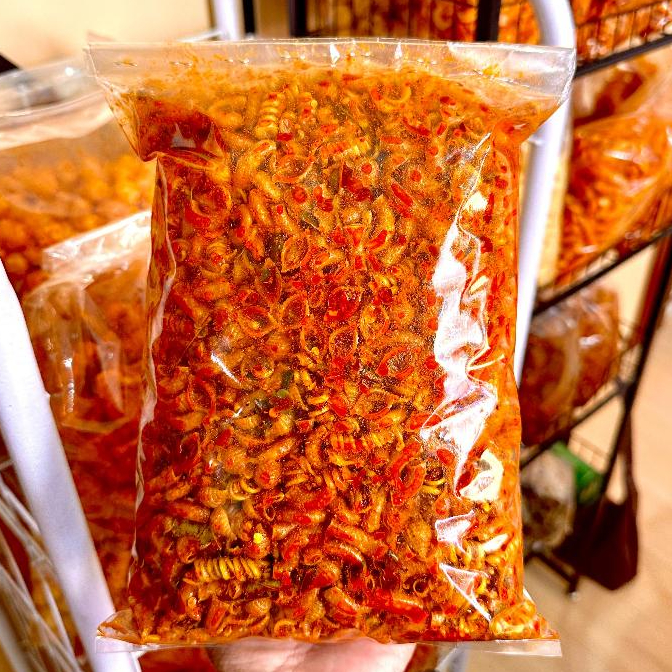 

MAKARONI PEDAS CIKRUH MIX ISI 1KG - Paket Isi Makaroni Kerang Makaroni Kriuk & Makaroni Spiral Rasa Pedas Nikmat