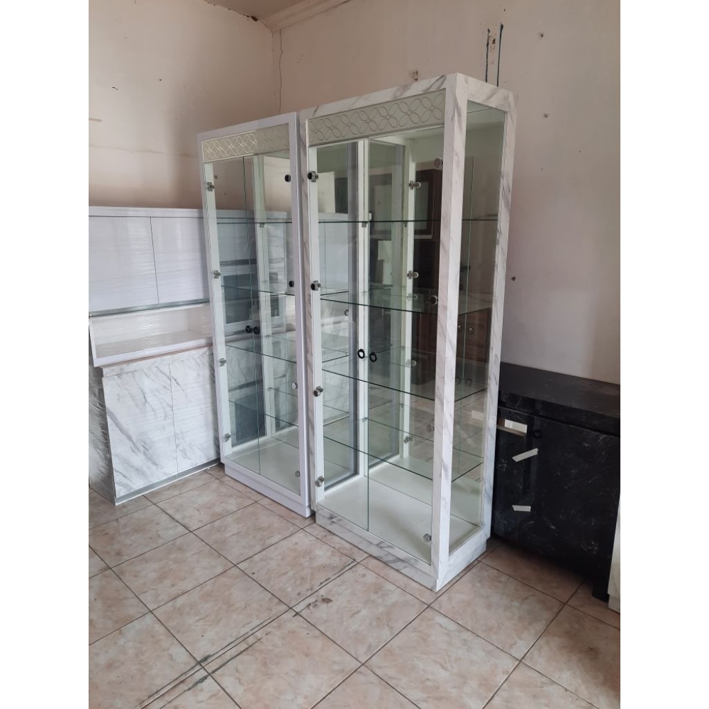 lemari piala/lemari hias/lemari pajangan