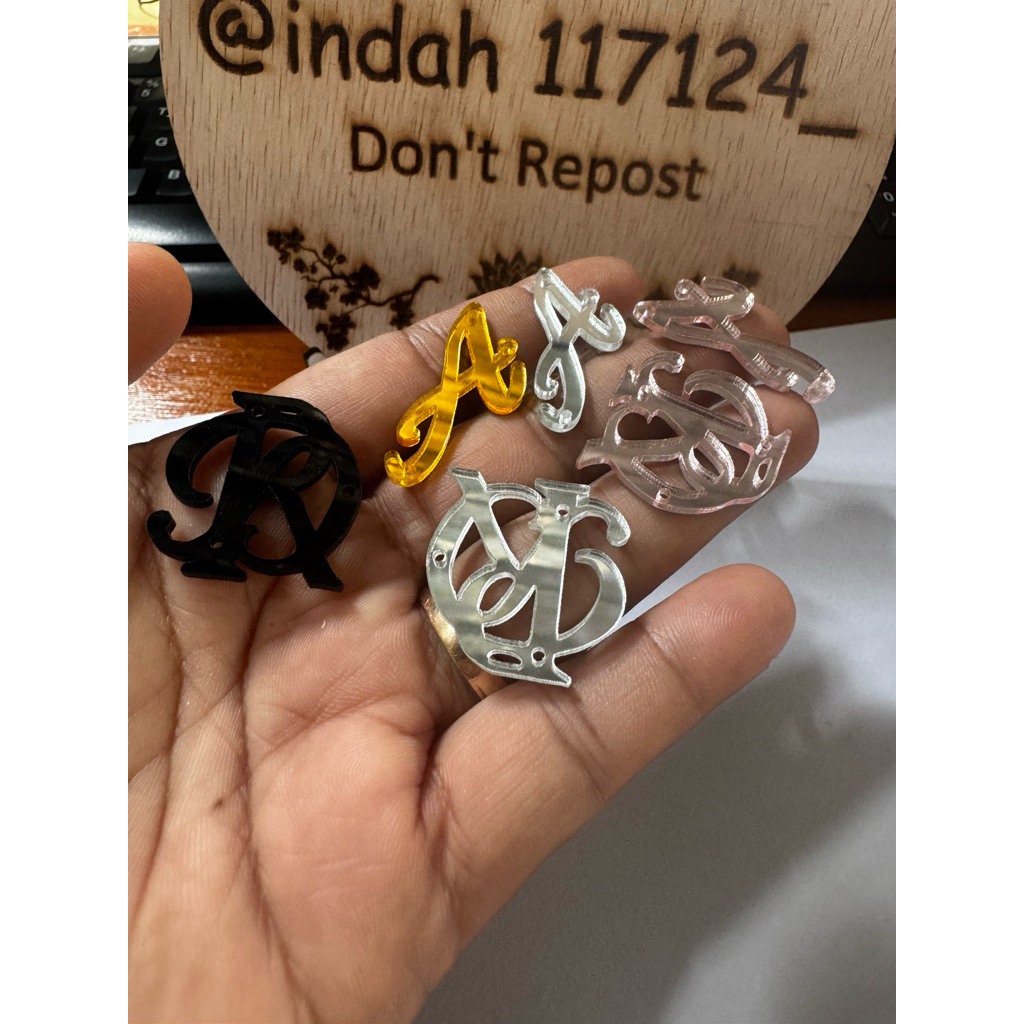 

CUTTING HURUF INITIAL/LOGO DARI AKRILIK /LOGO HIJAB