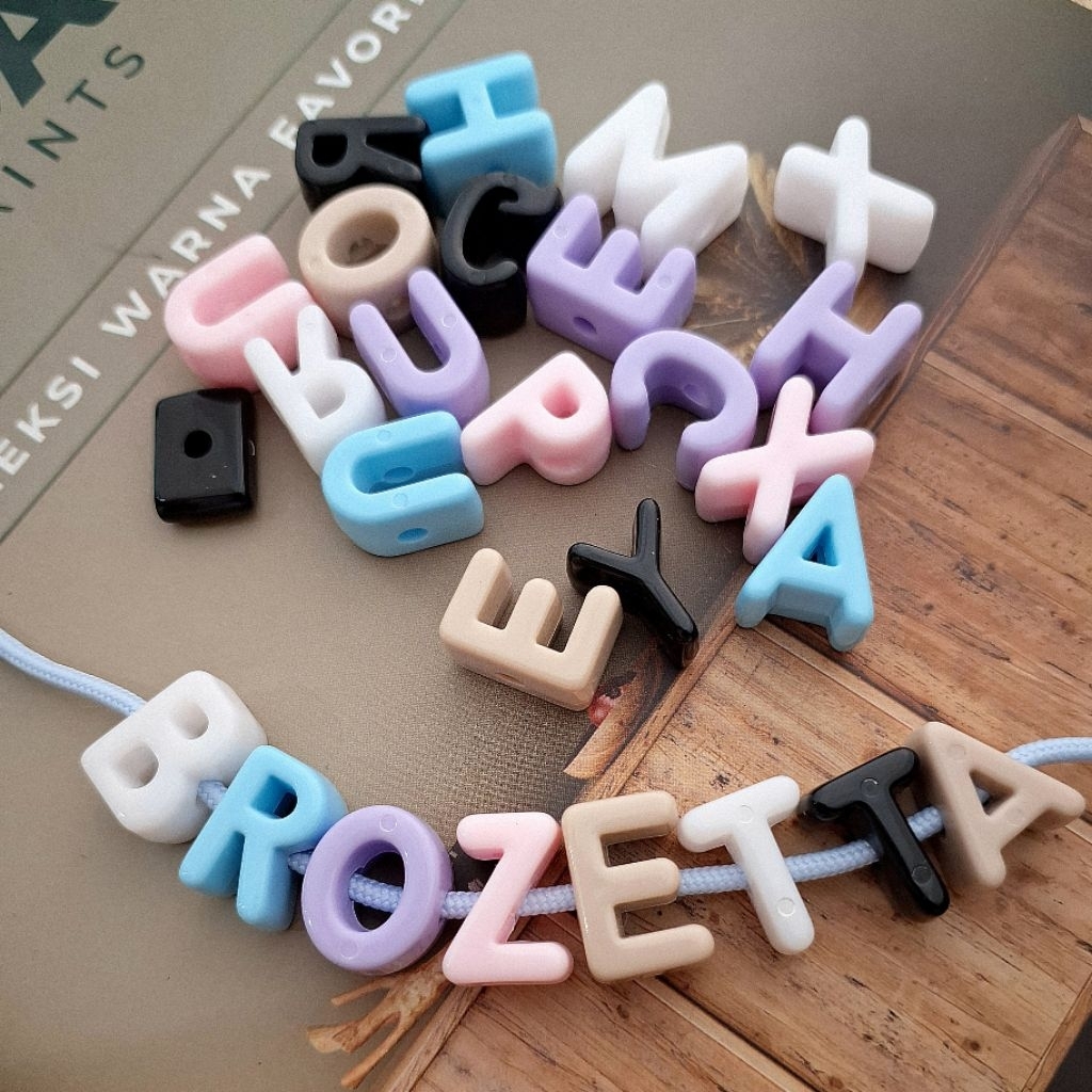 Manik huruf ukuran besar lubang samping bebas pilih huruf