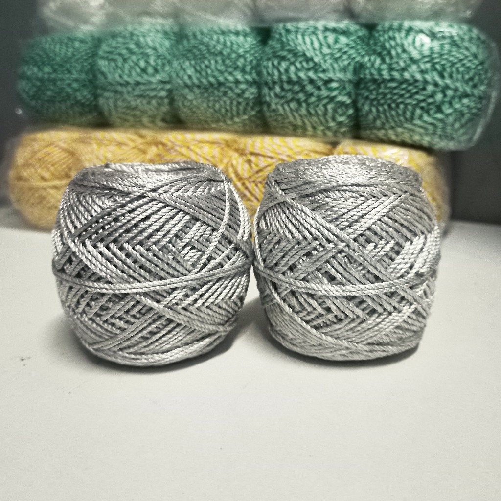 BENANG RAJUT POLYESTER KILAP GRADASI/SEMBUR / LAYANGAN HIAS