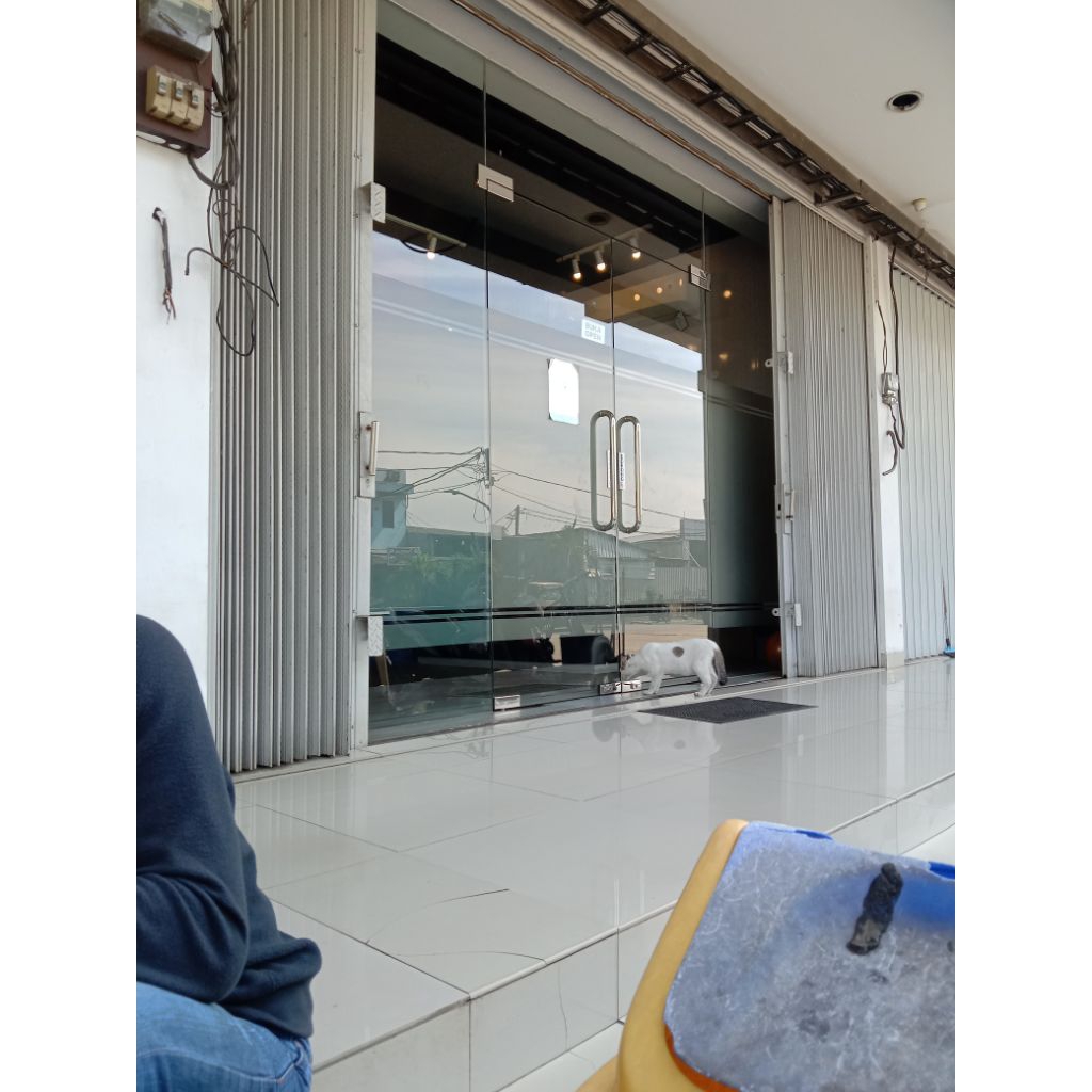 pintu floring kaca tempered