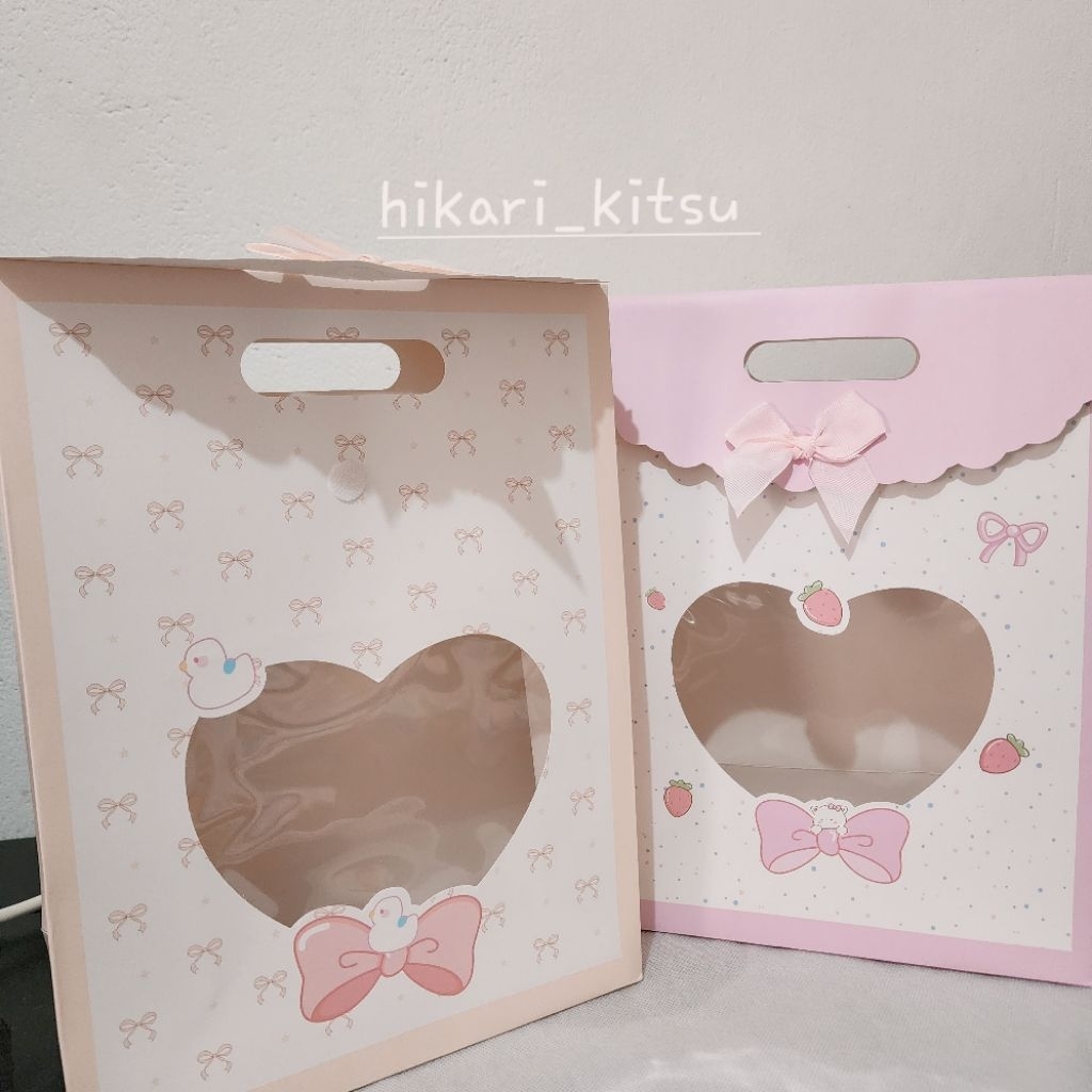 

Paper Bag Cute Love Transparent Medium Big / Tas Kado Lucu Hati Transparan Tebal Besar Pink Cream Hadiah Souvenir