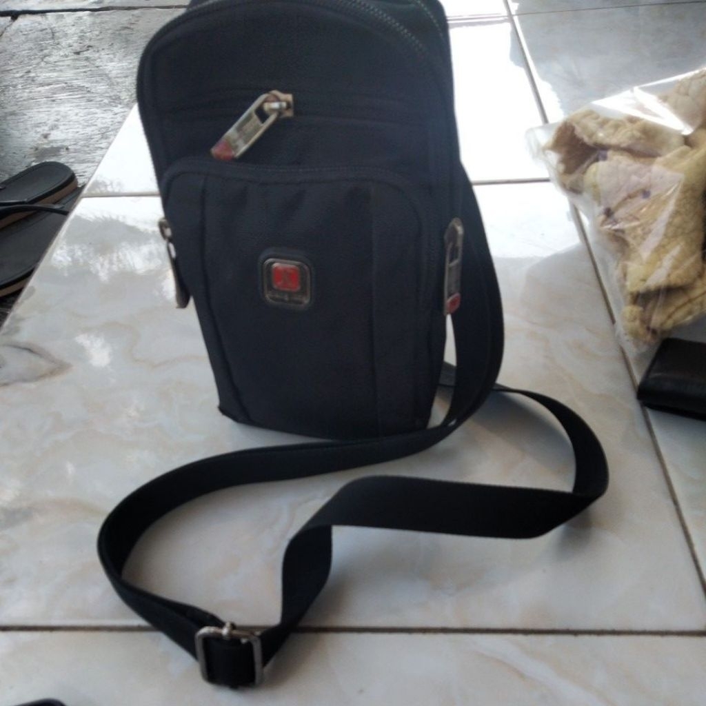 Tas wanita tempat uang dan hp