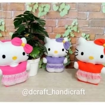 

Tempat Pensil Boneka Hello Kitty