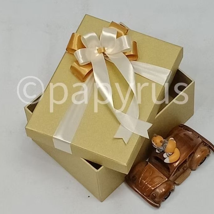 

PAPYRUS 15x20 Tinggi 8cm Kotak Kado Gift Box Hardbox Hampers Hadiah V2
