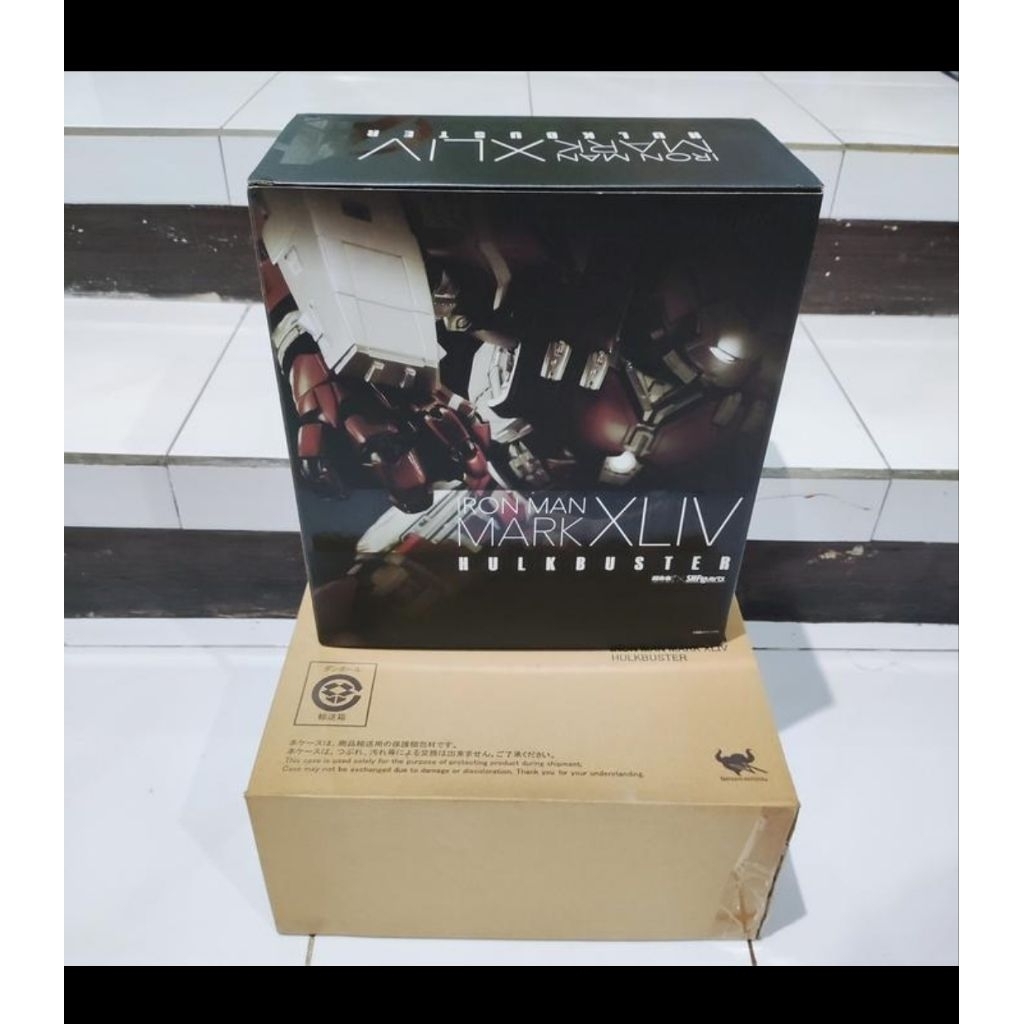 SHF x Chogokin Iron Man Hulkbuster Mark 1