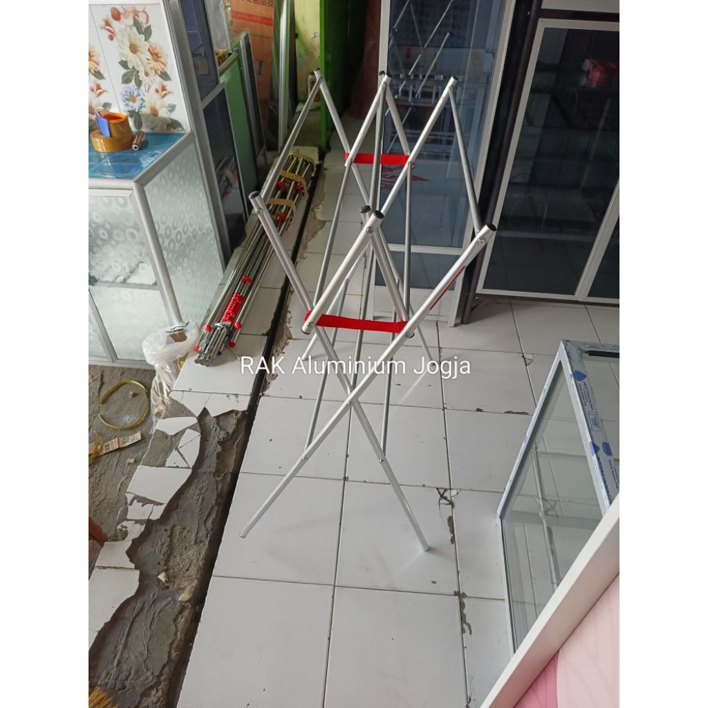 Jemuran handuk lipat aluminium Palang 8