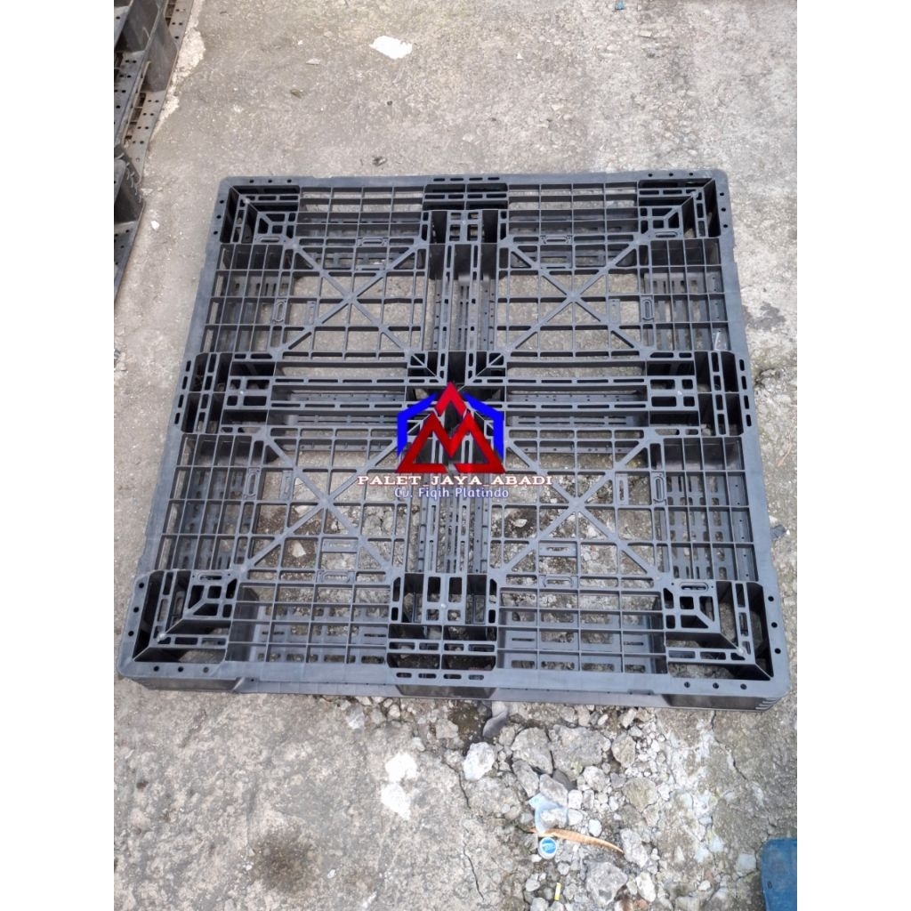 

palet plastik bekas berkualitas Uk 110x110x12cm