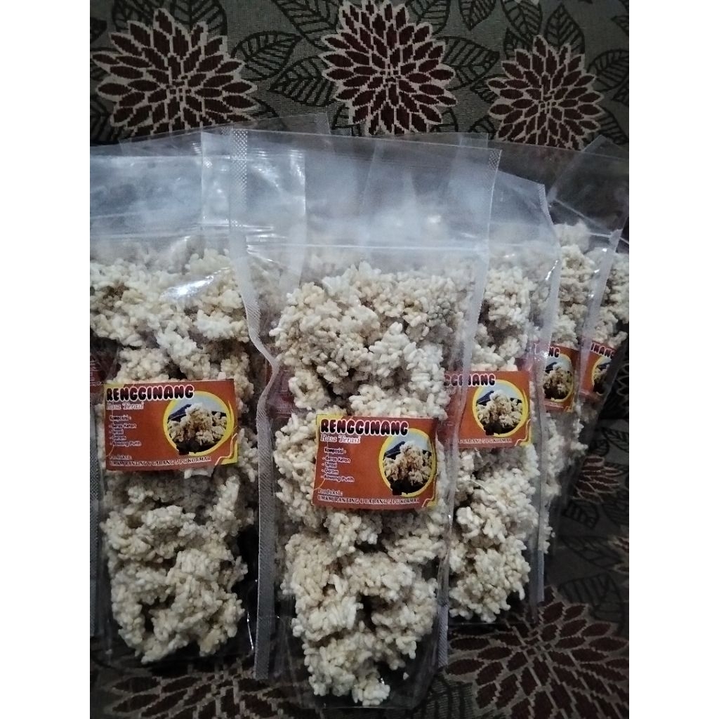 

Rengginang dengan berbagai macam rasa ,tersedia mentah dan matang