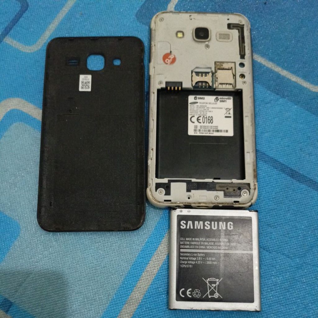 Samsung Model SM-J500G/DS + Baterai
