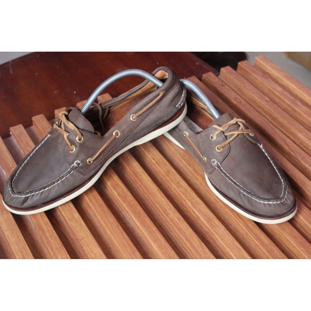 Sepatu Loafer kulit asli" Sperry Gold Cup" uppernkulit asli. outsolekhas loafer.size 42 insole 270. 