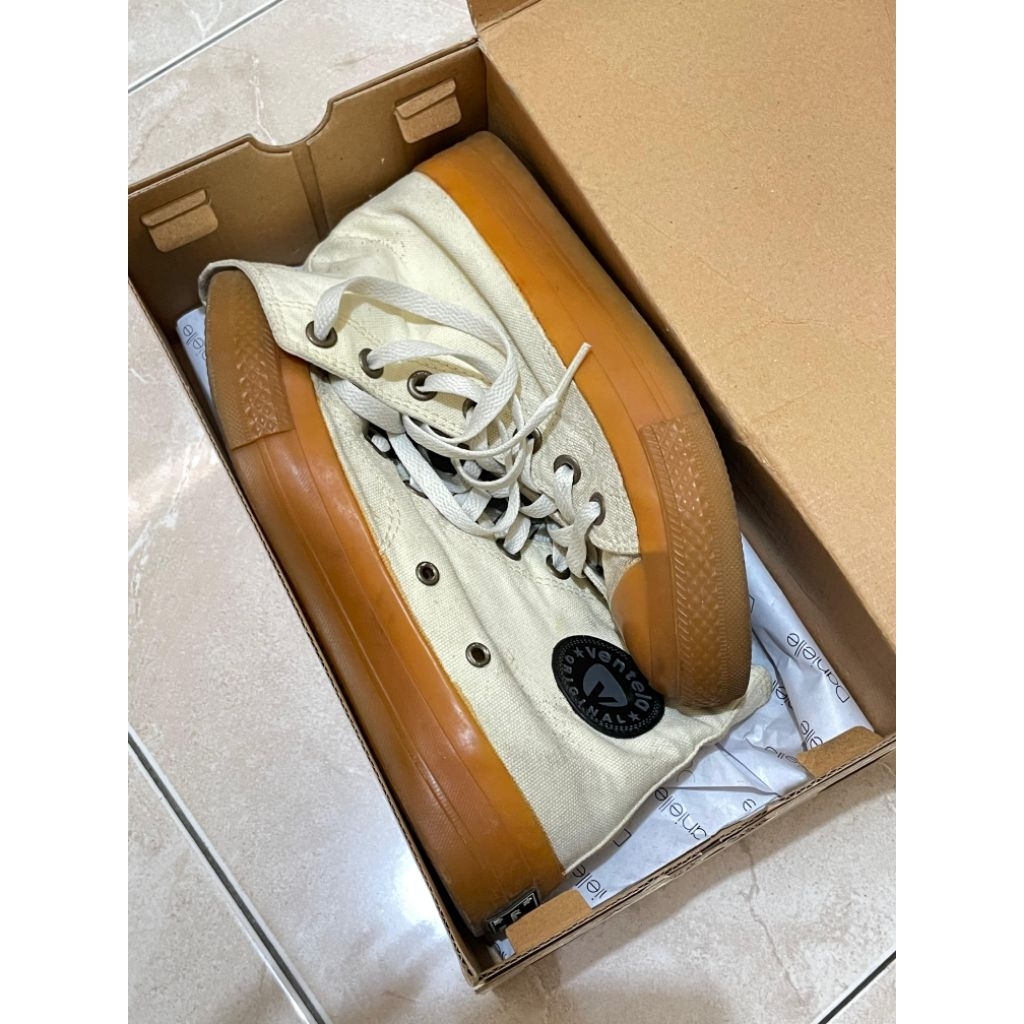 Preloved - Ventela BTS Gum White Natural High Original